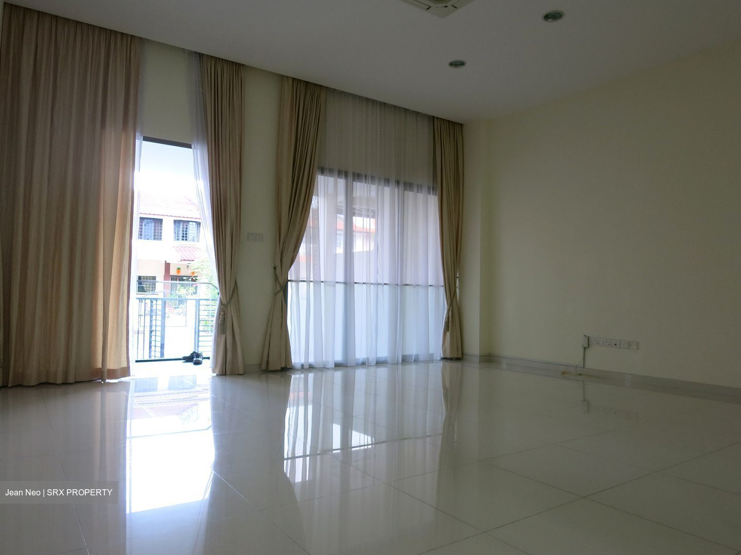Golden Hill Estate (D19), Terrace #564210741